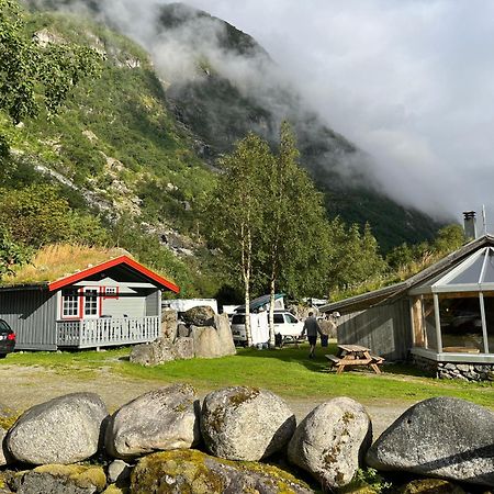 Melkevoll Bretun Camping Briksdalsbre Exterior photo