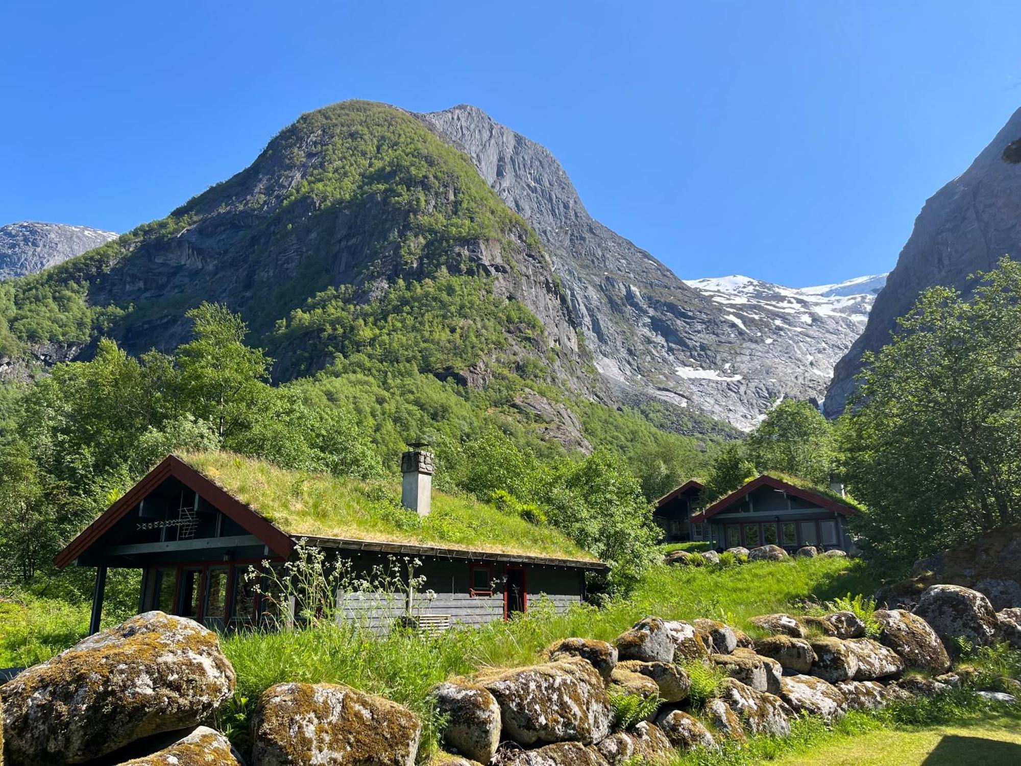 Melkevoll Bretun Camping Briksdalsbre Exterior photo