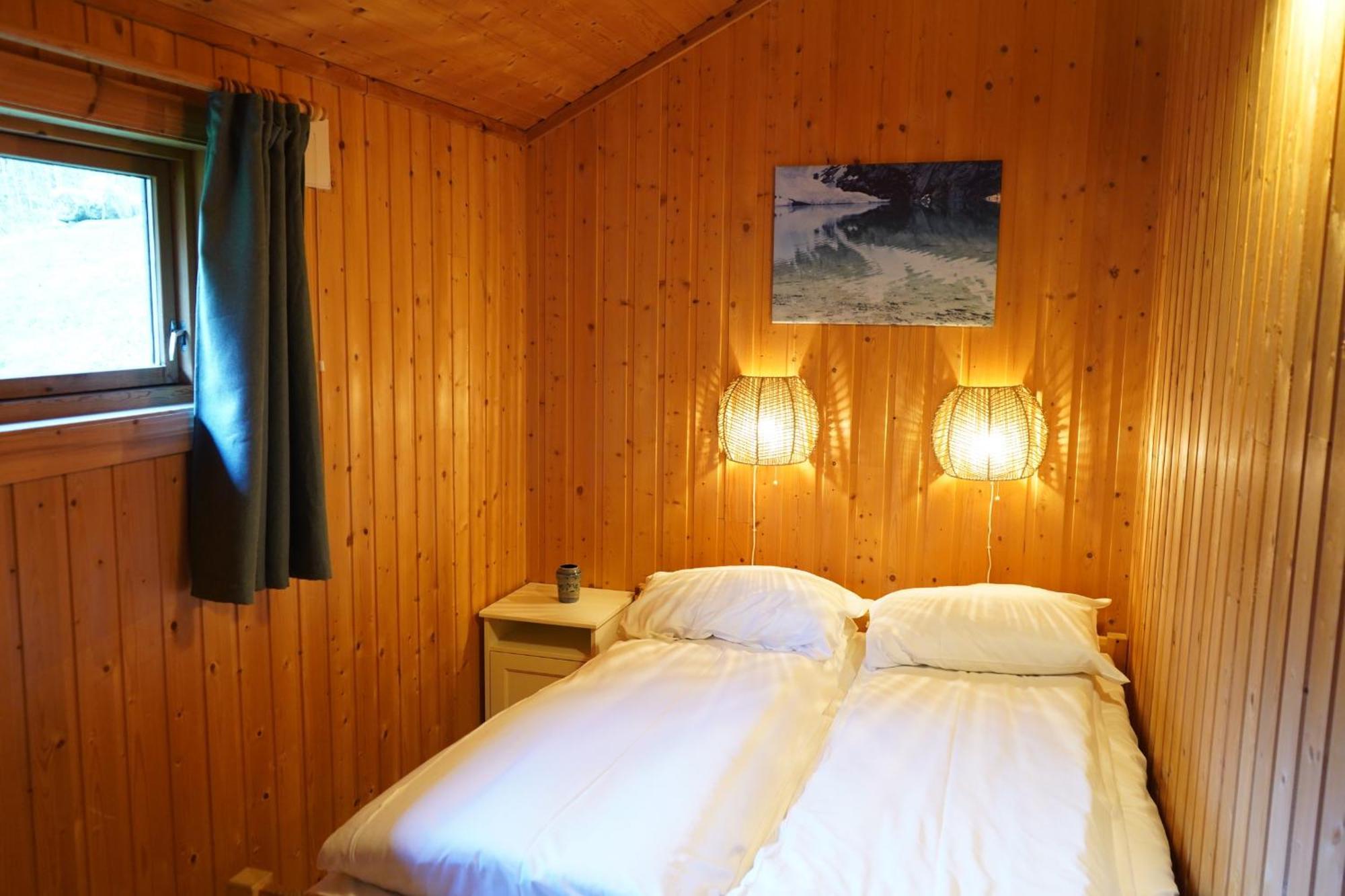 Melkevoll Bretun Camping Briksdalsbre Exterior photo